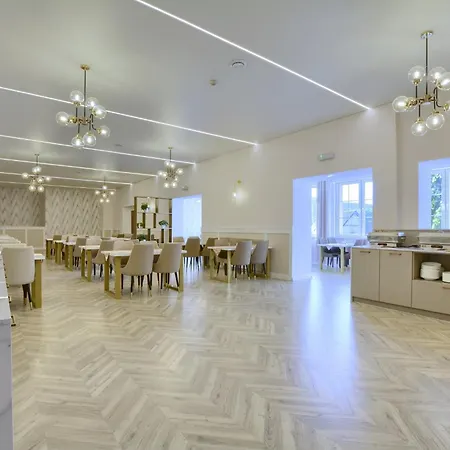 Hotel Krysztal *