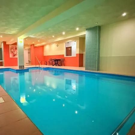 酒店 Krysztal Świeradów-Zdrój