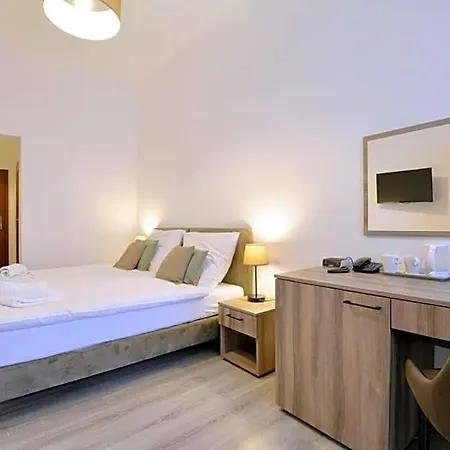 Hotel Krysztal *