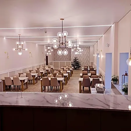 Hotel Krysztal *